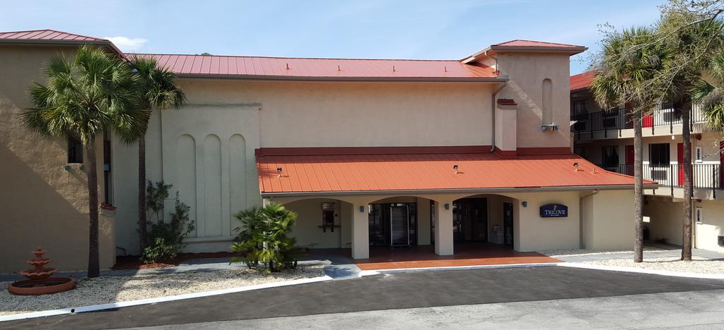 Tricove Inn & Suites Jacksonville Exterior photo