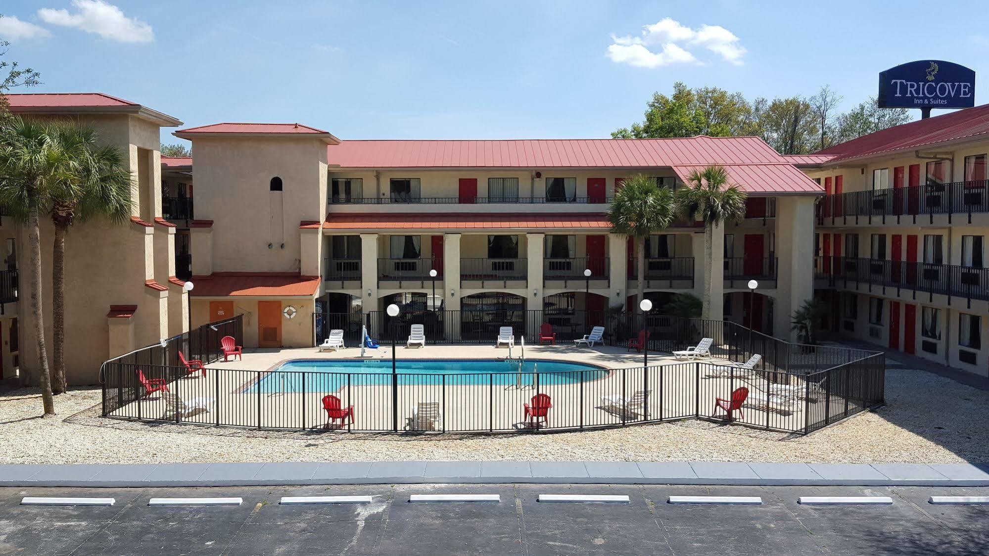 Tricove Inn & Suites Jacksonville Exterior photo